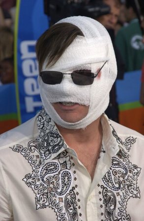 Teen Choice Awards
Jim Carrey at the 2003 Teen Choice Awards
Keywords: Jim Carrey Teen Choice Awards 2003