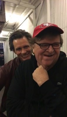 michael-moore-backstage004.jpg