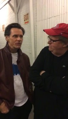 michael-moore-backstage028.jpg