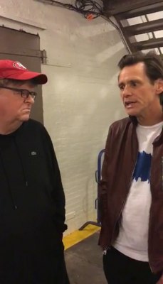 michael-moore-backstage070.jpg