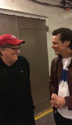 michael-moore-backstage094.jpg